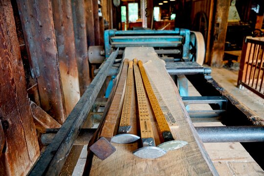 Yard sticks to measure lengths of wood in old mill © Bennekom