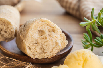 天然酵母の全粒粉のパン