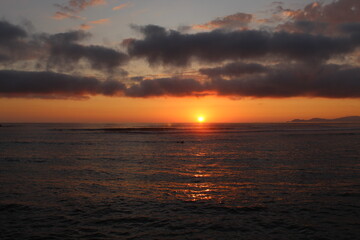 Atardecer, Atardecer en la playa, Playa, Noche, Sol ocultándose, Tarde, Atardecer en la playa hora luz amarilla