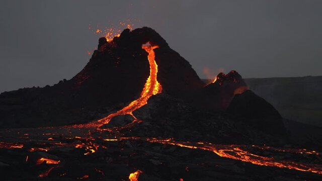 Volcanic eruption Iceland 2021 lava cone river