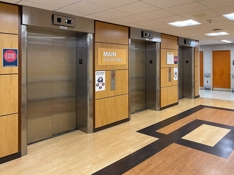 Social distancing guidelines and hospital elevators 