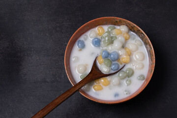 bualoy tricolor coconut milk dessert Thai dessert