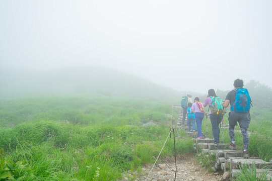 月山 山形 霊山 霊峰 出羽三山 登山 トレッキング 絶景