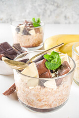 Set fruit overnight oatmeal