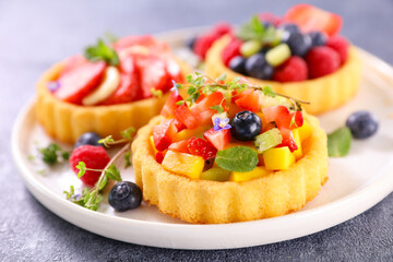 fruit tart- assorted of fruit cake
