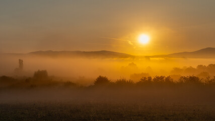 Fototapeta na wymiar sunrise mist