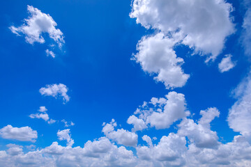 Obraz na płótnie Canvas Blue sky in clear sunny day with white clouds