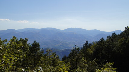 Vista dal sentiero a Poggio San Romualdo nelle Marche