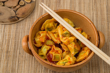 ravioli in sugo