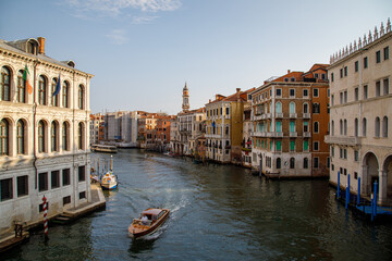 Fototapeta na wymiar Quiet Grand Canal, Venice at dawn