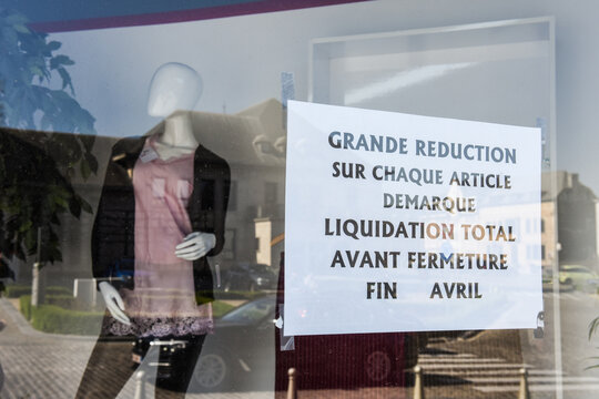 magasin commerce fermeture ouverture faillite liquidation totale mode