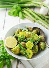 Potato salad with asparagus