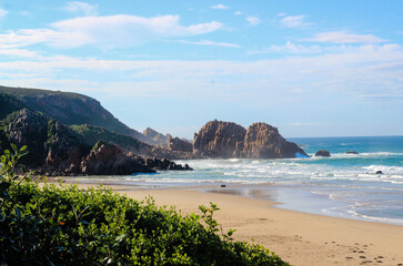 Obraz premium Rocky cliffs with sea