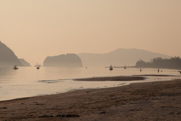 300 yod beach in the morning 3