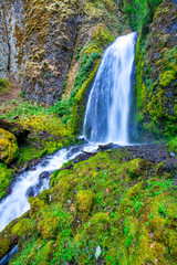 Fototapeta na wymiar Multnomah Falls Waterfall in Summer, Columbia River Gorge, Oregon, Pacific Northwest