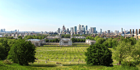 Fototapeta na wymiar Greenwich Park Panorama - London skyline
