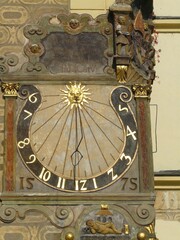 OTMUCHÓW , POLSKA -ZEGAR RATUSZOWY