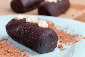 cake is made of a large number of ingredients