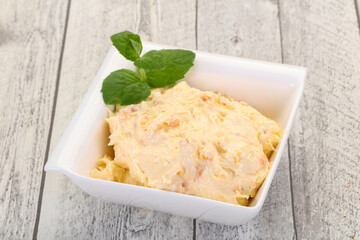 Curd with dry apricot