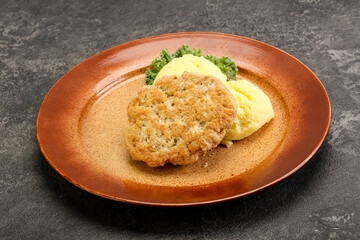 Chicken cutlet with mashed potato