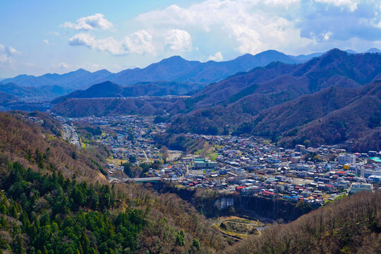 岩殿山からの眺望　大月市の街並み　風景