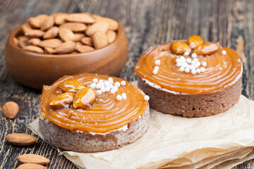 tartlet with milk cheese filling and lots of salted caramel
