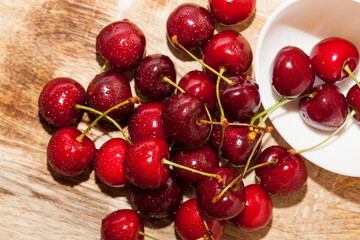 wet fresh cherries are edible, harvested sweet cherries