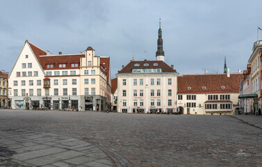 Obraz premium empty central square of old Tallinn