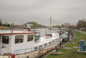 Schiff auf einen Kanal