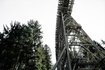 Schwindelerregende Höhe - Das 32m hohe Viadukt aus Stahl über dem Ziemestal war eine...