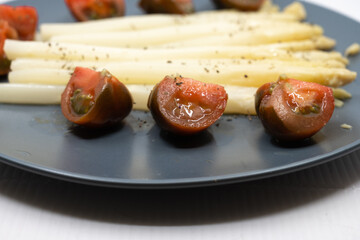 Tomates et asperges