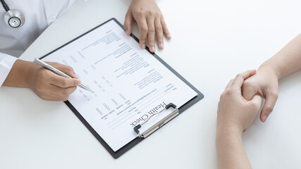 Doctor is currently diagnosing the disease and giving advice to psychiatric patients, Describing the medical approach to treating the illness, Health analysis and consultation and treatment concept.