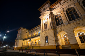 Fototapeta na wymiar The town of Krynica Zdrój at night