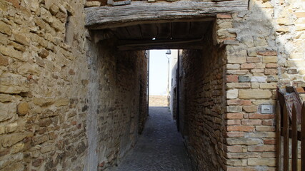 Vicoli antico borgo marchigiano Monte Montanaro