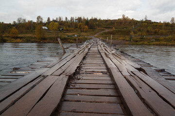 Obraz premium old wooden bridge for cars