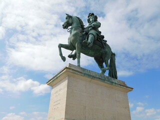 Fototapeta na wymiar Versailles statue équestre Louis le Grand