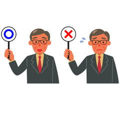 マルバツの札を持つシニアのビジネスマン