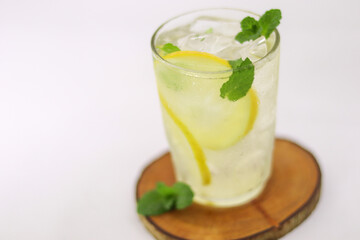 mojito cocktail with lime