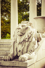 lion sculpture statue monument at park