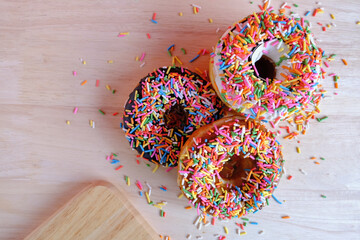 Donut, a snack that is widely available in the market and is very popular with the general public.