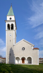 Fototapeta na wymiar Church of St Vid in village Kostanjevica na Krasu.