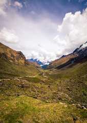 Naklejka premium hiking trail in a valley in Peru