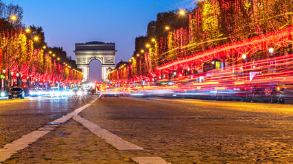 Fototapeta na wymiar Avenue Champs-Elysées