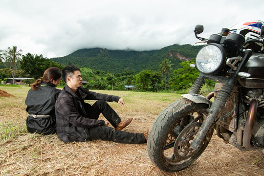 The couple in the motorcycle trip