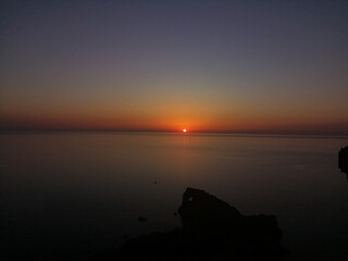 Atardecer sobre el mar
