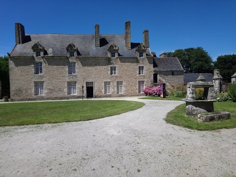 Le manoir de Kernault, commune de Mellac, Pays de Quimperl&eacute; (Bretagne, Finist&egrave;re, France)