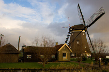 Fototapeta na wymiar Windmill in the Rottemeren (Bleiswijk, The Netherlands) near Rotterdam. 
