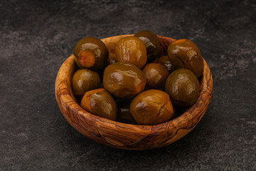 Marinated feijoa in the bowl