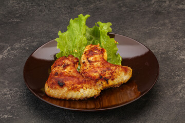 Roasted chicken wings with spices