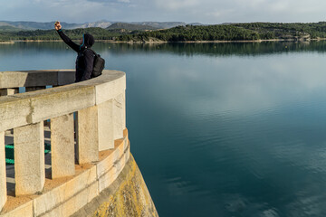 selfie junto al embalse de sichar